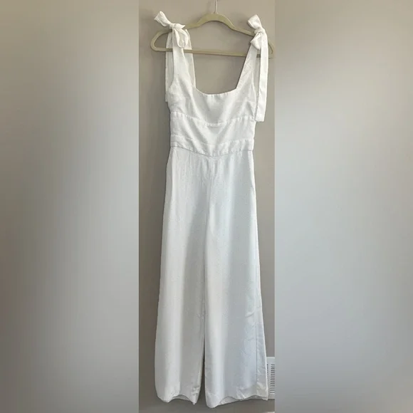 Alexis Lincoln Bow Jumpsuit in white with Polka Dot print Size medium